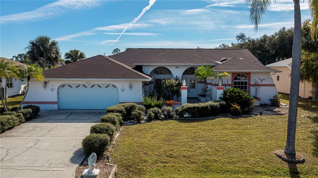 For Sale: $425,000 (3 beds, 3 baths, 2943 Square Feet)