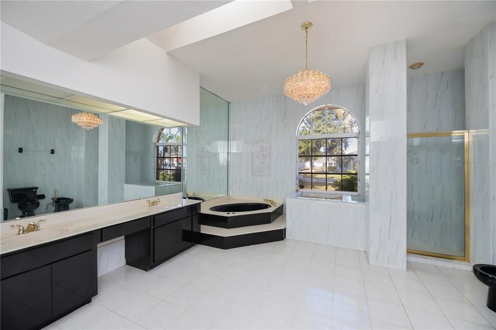 For Sale: $425,000 (3 beds, 3 baths, 2943 Square Feet)