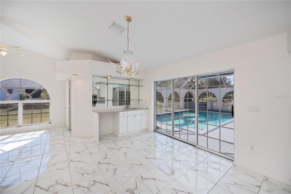 For Sale: $425,000 (3 beds, 3 baths, 2943 Square Feet)