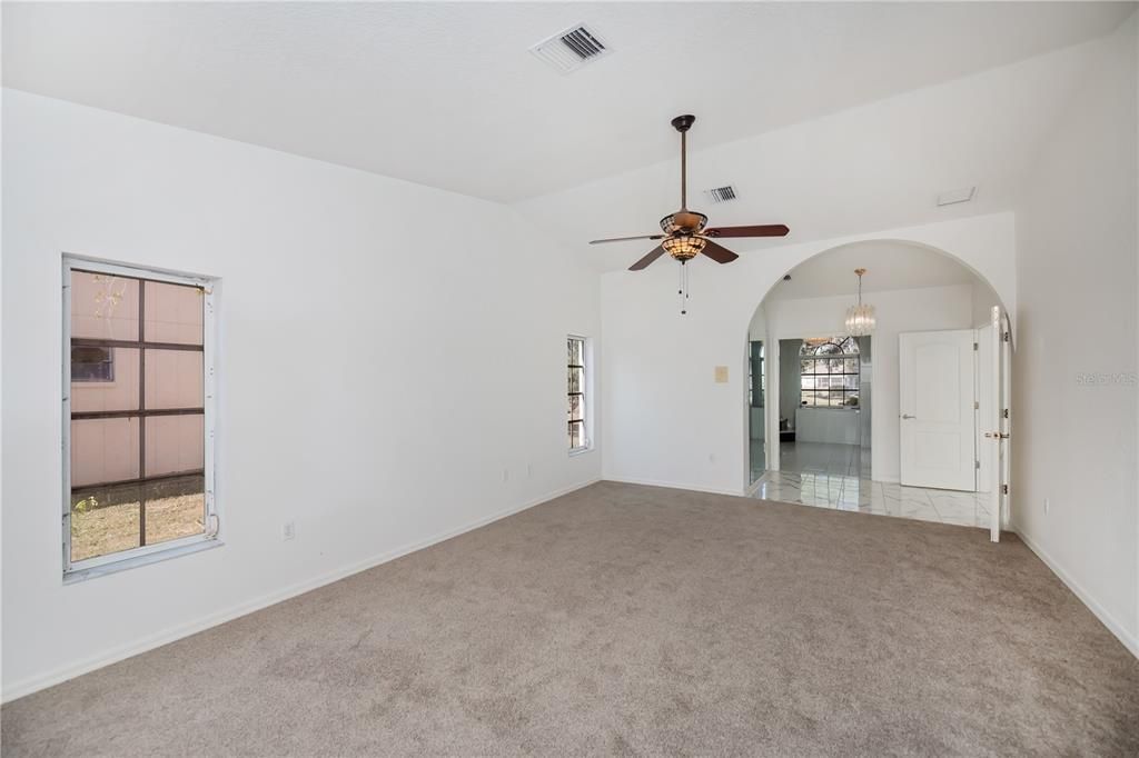 For Sale: $425,000 (3 beds, 3 baths, 2943 Square Feet)