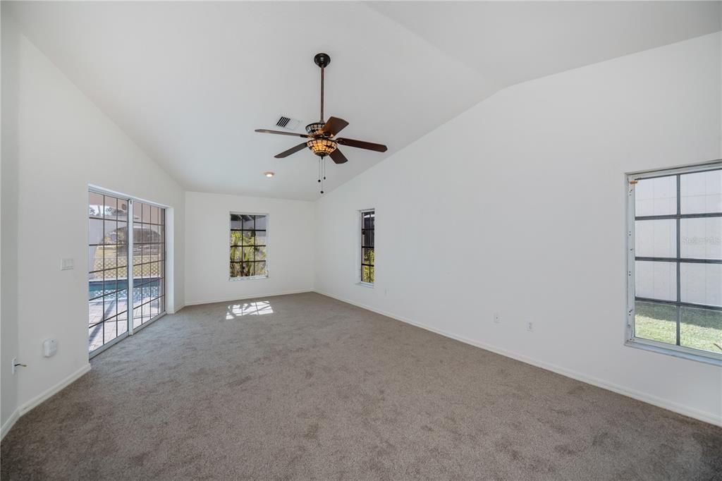 For Sale: $425,000 (3 beds, 3 baths, 2943 Square Feet)