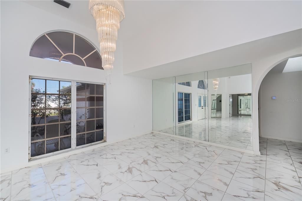 For Sale: $425,000 (3 beds, 3 baths, 2943 Square Feet)