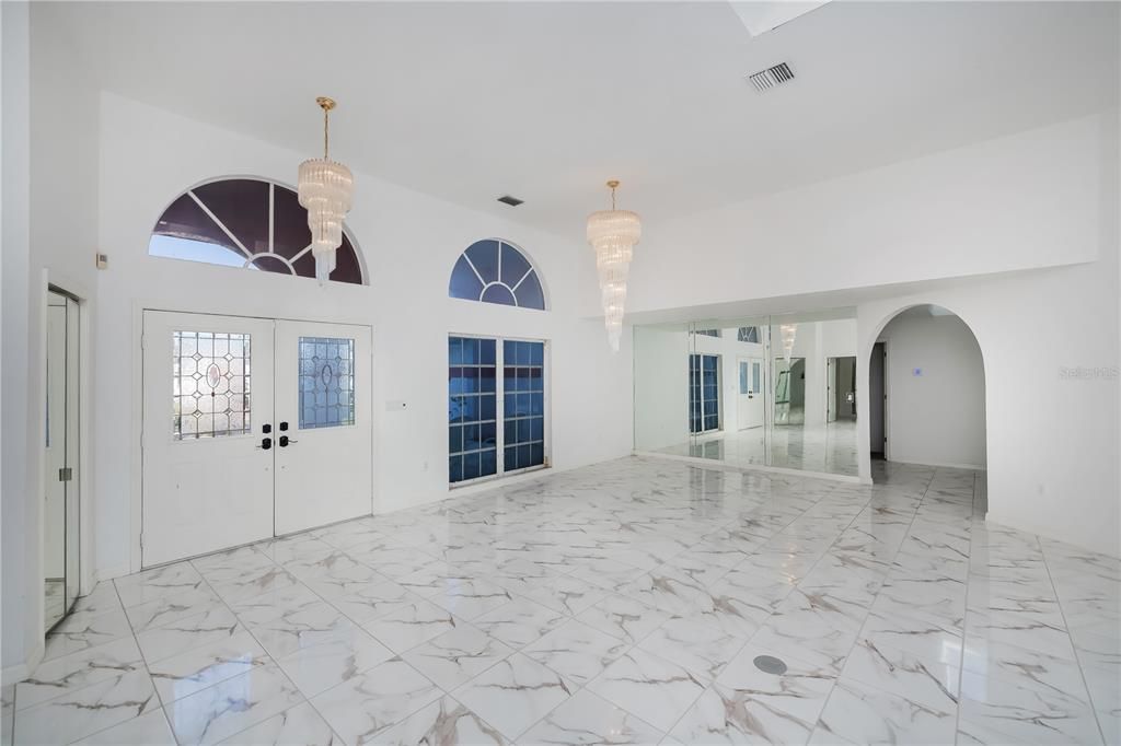 For Sale: $425,000 (3 beds, 3 baths, 2943 Square Feet)