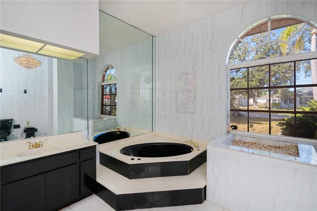 For Sale: $425,000 (3 beds, 3 baths, 2943 Square Feet)