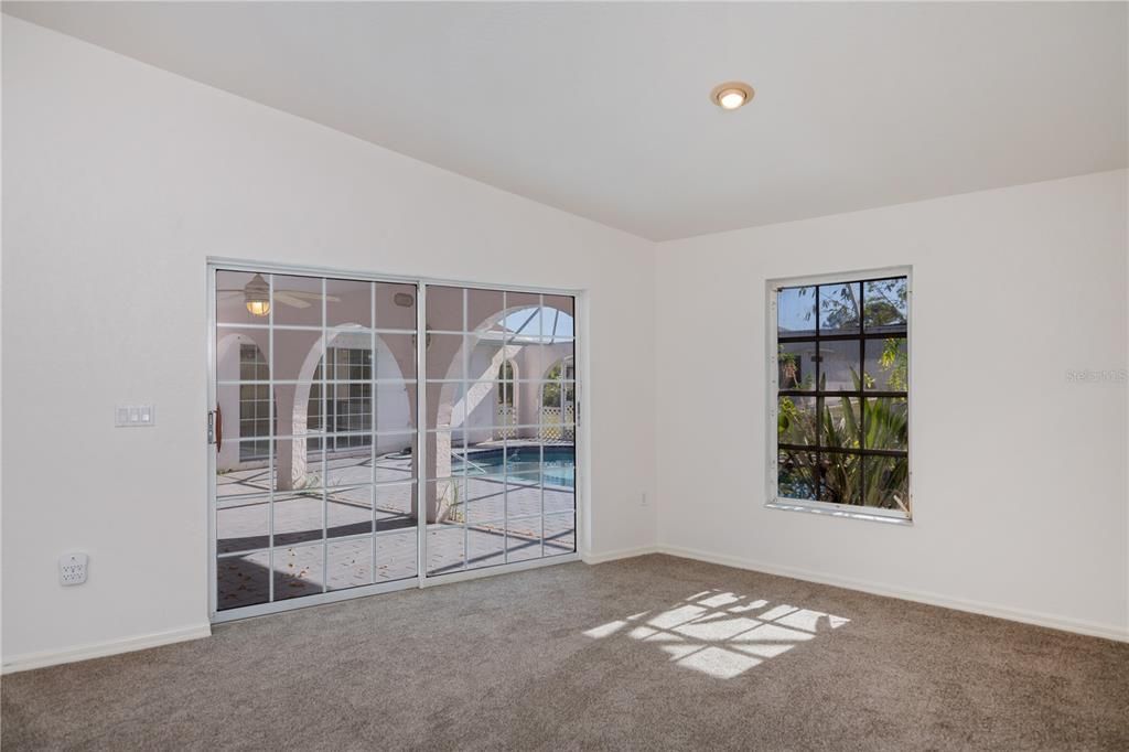 For Sale: $425,000 (3 beds, 3 baths, 2943 Square Feet)