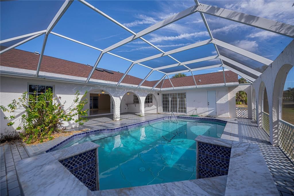 For Sale: $425,000 (3 beds, 3 baths, 2943 Square Feet)