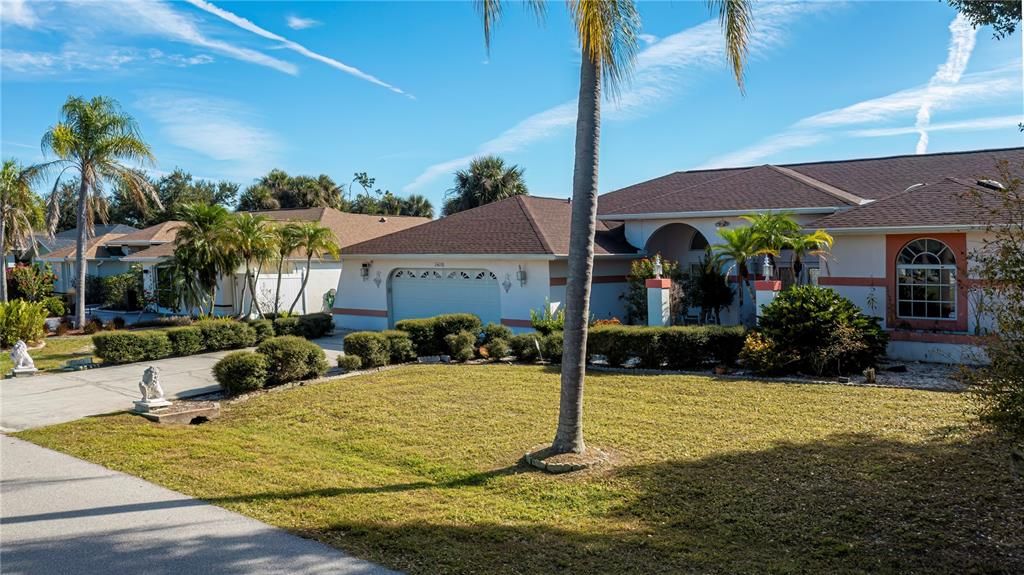 For Sale: $425,000 (3 beds, 3 baths, 2943 Square Feet)