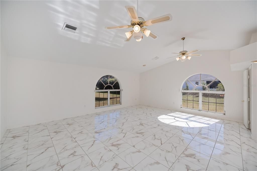 For Sale: $425,000 (3 beds, 3 baths, 2943 Square Feet)