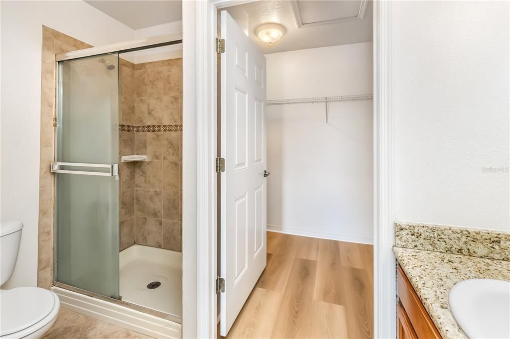 待售: $174,999 (2 贝兹, 2 浴室, 1050 平方英尺)