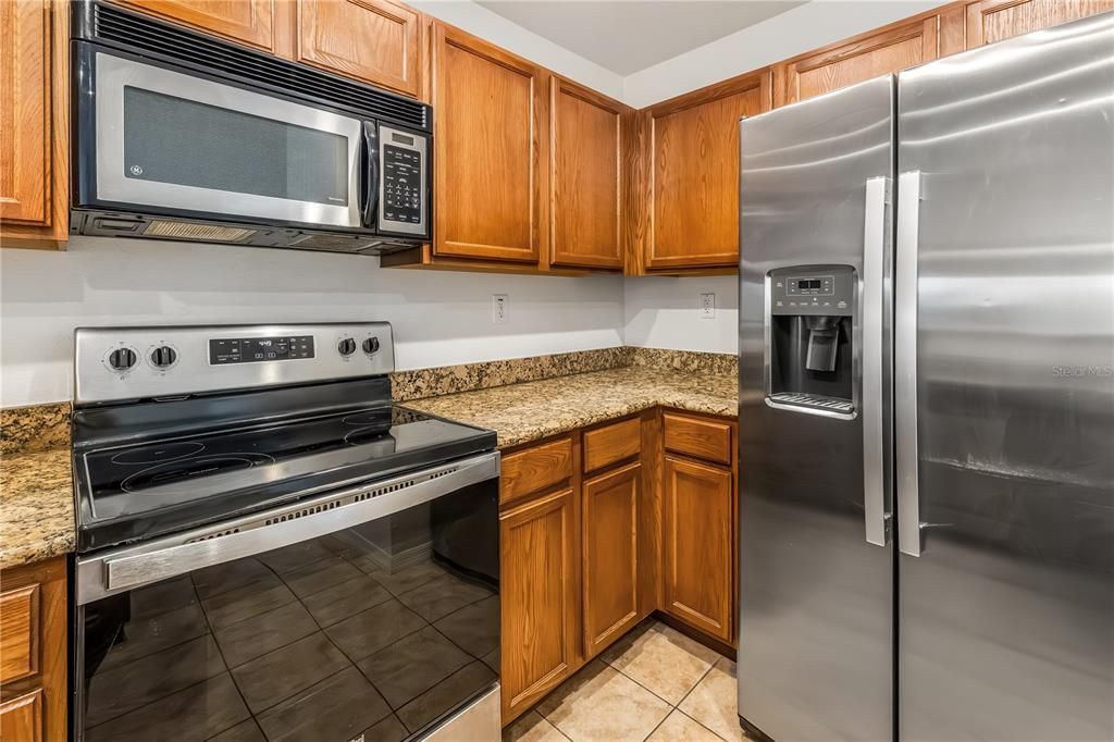 待售: $174,999 (2 贝兹, 2 浴室, 1050 平方英尺)