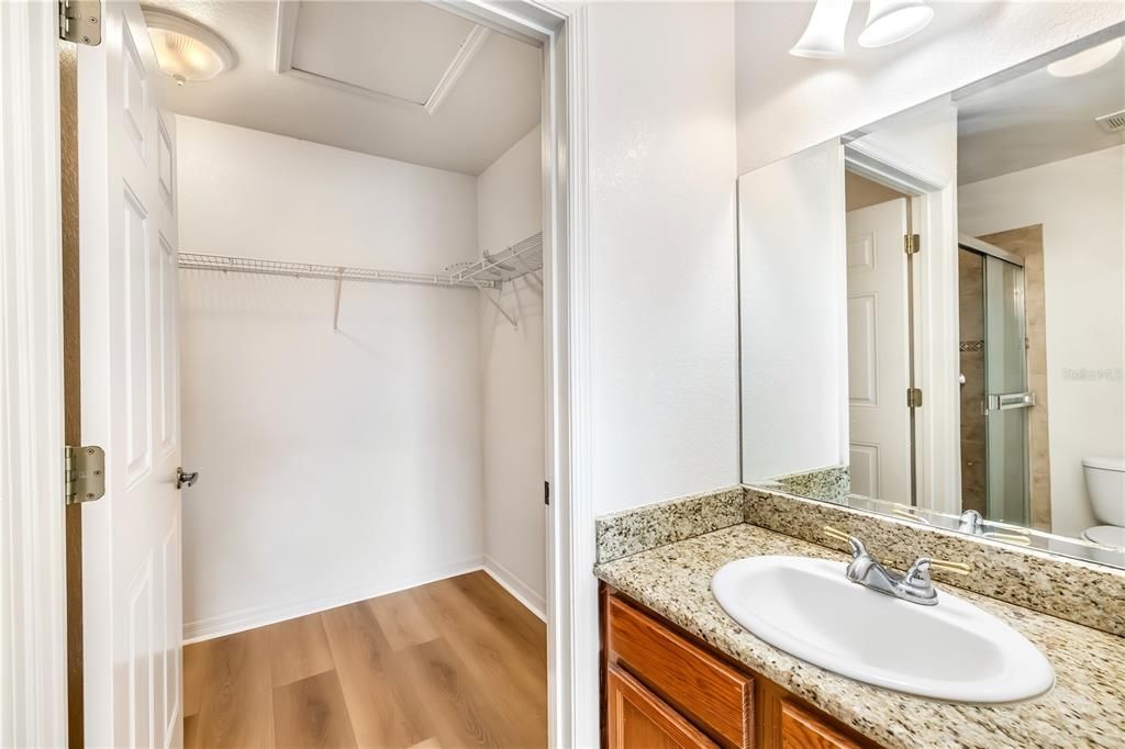 待售: $174,999 (2 贝兹, 2 浴室, 1050 平方英尺)