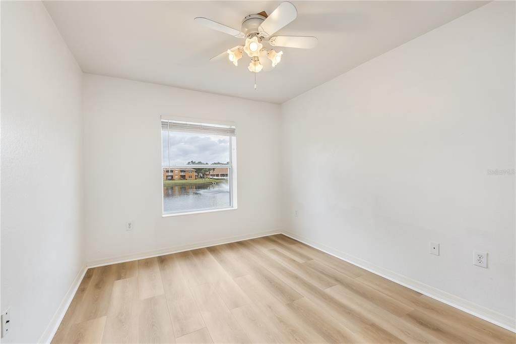 待售: $174,999 (2 贝兹, 2 浴室, 1050 平方英尺)