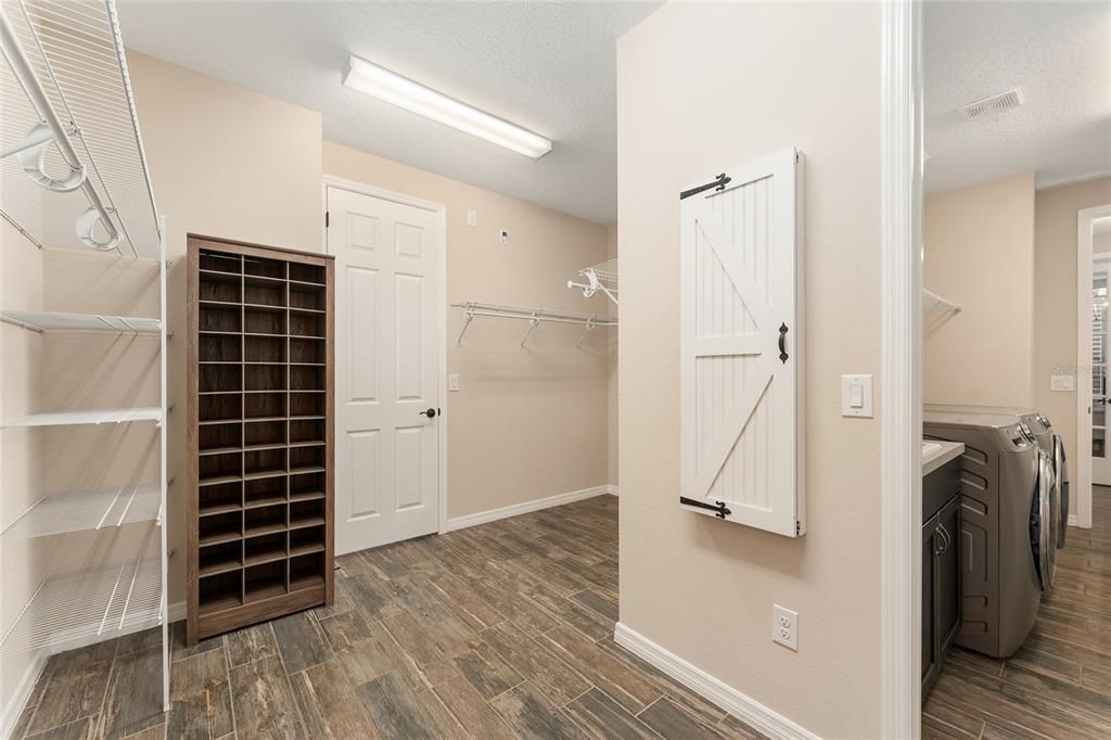 待售: $595,000 (3 贝兹, 3 浴室, 2348 平方英尺)