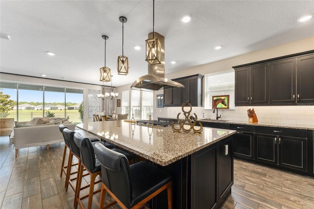 待售: $595,000 (3 贝兹, 3 浴室, 2348 平方英尺)