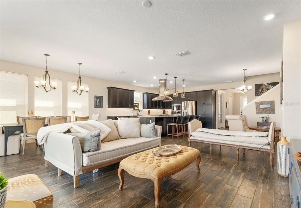 待售: $595,000 (3 贝兹, 3 浴室, 2348 平方英尺)