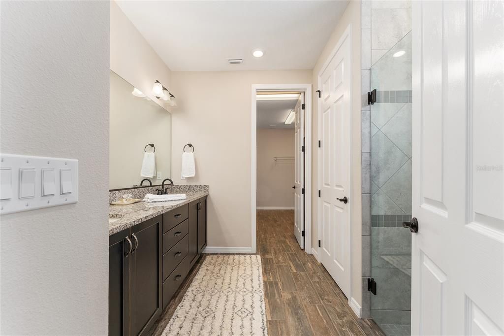 待售: $595,000 (3 贝兹, 3 浴室, 2348 平方英尺)