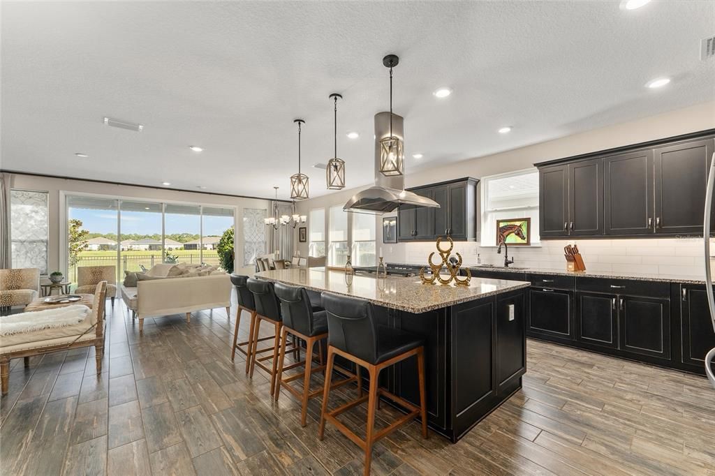 待售: $595,000 (3 贝兹, 3 浴室, 2348 平方英尺)