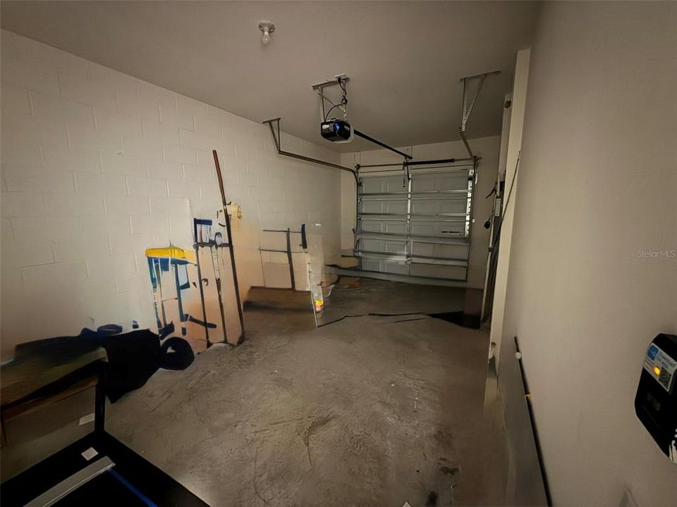 For Rent: $2,067 (3 beds, 2 baths, 1676 Square Feet)