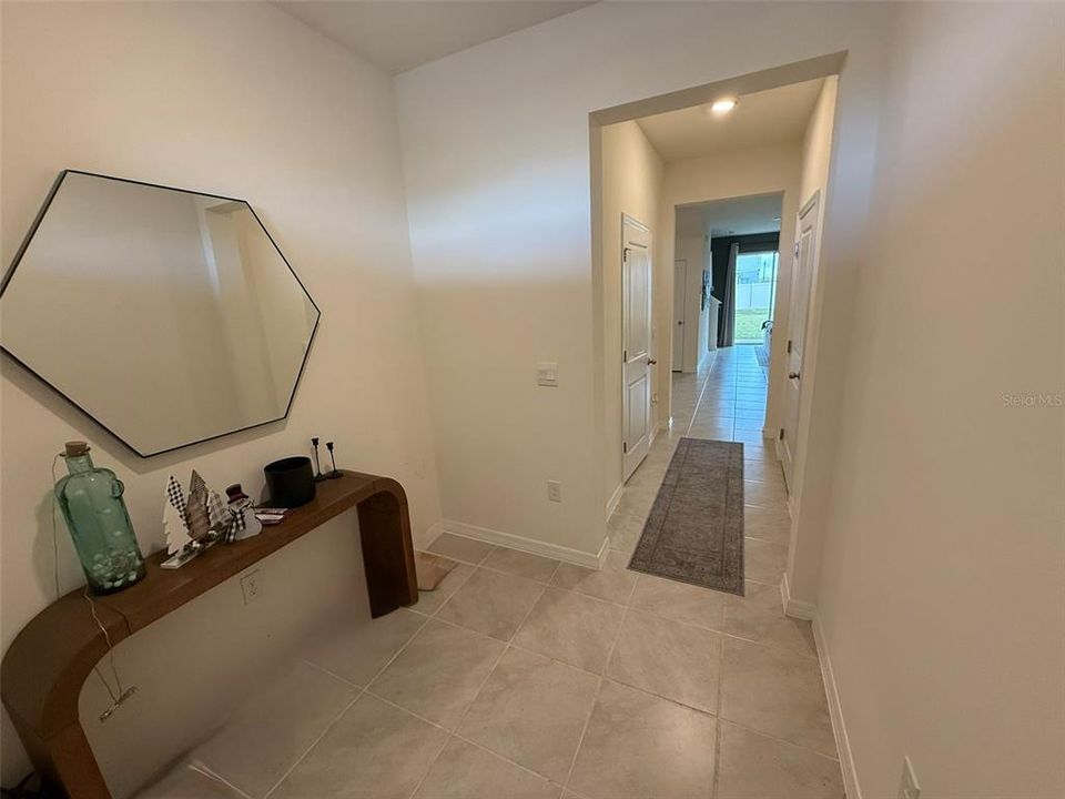 For Rent: $2,067 (3 beds, 2 baths, 1676 Square Feet)