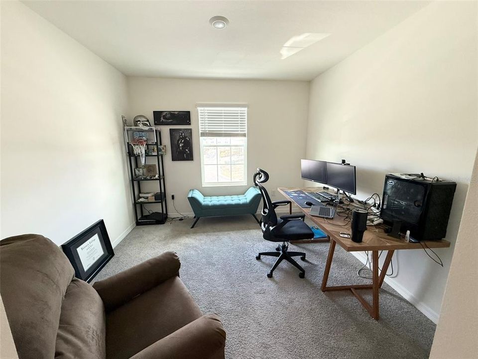 For Rent: $2,067 (3 beds, 2 baths, 1676 Square Feet)