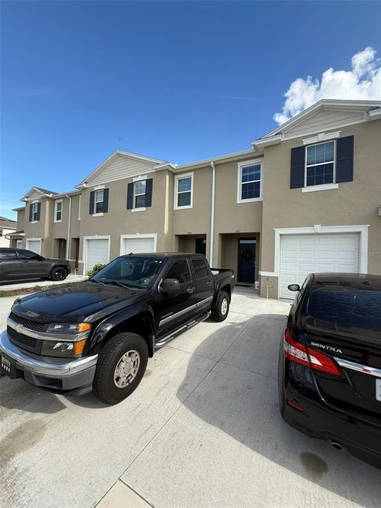 For Rent: $2,067 (3 beds, 2 baths, 1676 Square Feet)