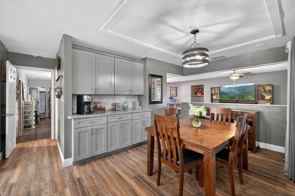 待售: $385,000 (3 贝兹, 2 浴室, 1852 平方英尺)