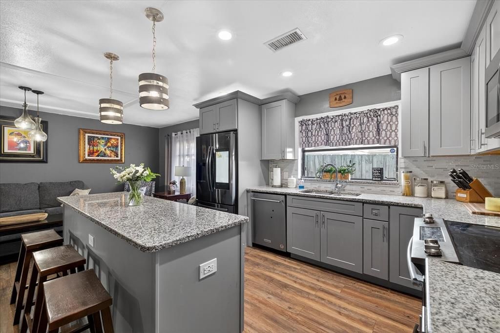 待售: $385,000 (3 贝兹, 2 浴室, 1852 平方英尺)