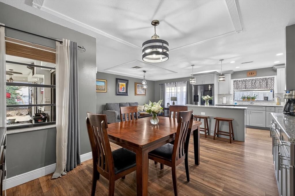 待售: $385,000 (3 贝兹, 2 浴室, 1852 平方英尺)