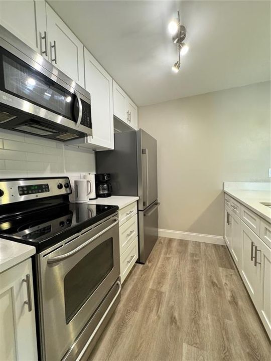 For Rent: $1,600 (2 beds, 2 baths, 912 Square Feet)