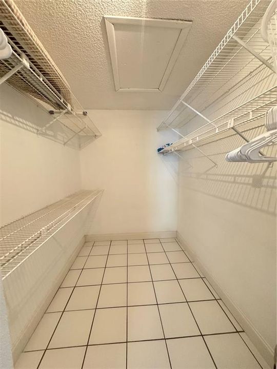 For Rent: $1,600 (2 beds, 2 baths, 912 Square Feet)