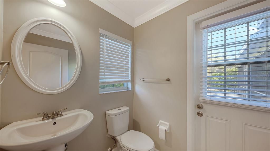 For Sale: $650,000 (4 beds, 2 baths, 2554 Square Feet)