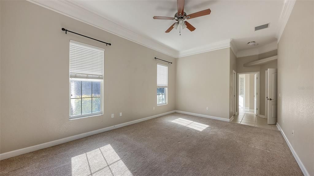 For Sale: $650,000 (4 beds, 2 baths, 2554 Square Feet)