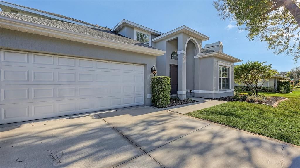 For Sale: $650,000 (4 beds, 2 baths, 2554 Square Feet)