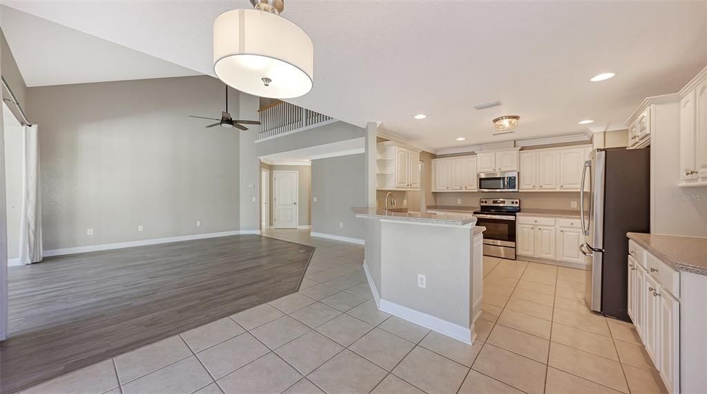 For Sale: $650,000 (4 beds, 2 baths, 2554 Square Feet)