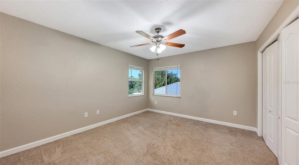 For Sale: $650,000 (4 beds, 2 baths, 2554 Square Feet)