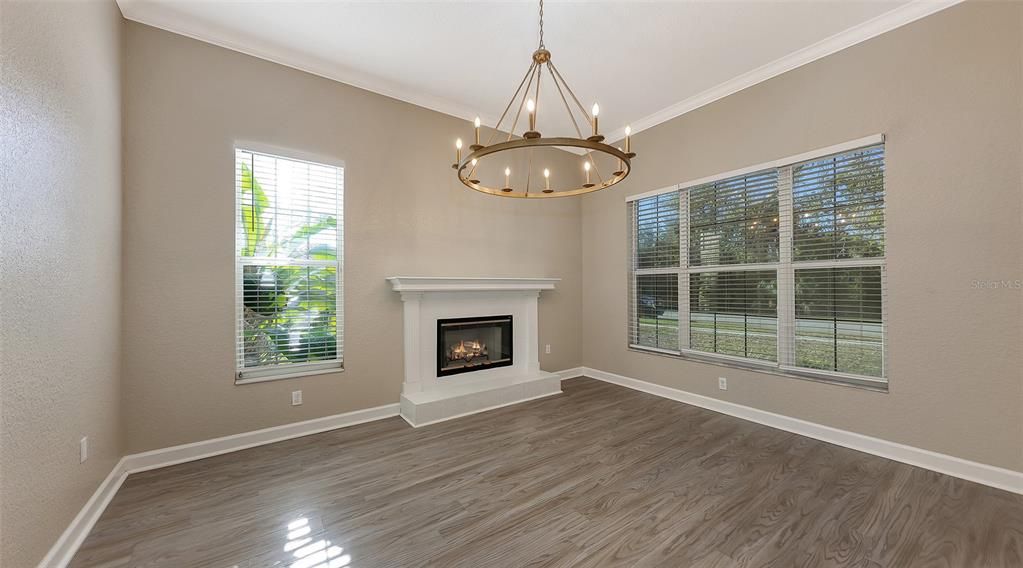 For Sale: $650,000 (4 beds, 2 baths, 2554 Square Feet)