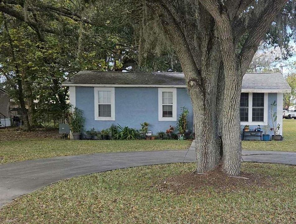 For Sale: $175,000 (2 beds, 1 baths, 760 Square Feet)