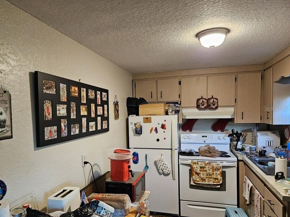 For Sale: $175,000 (2 beds, 1 baths, 760 Square Feet)