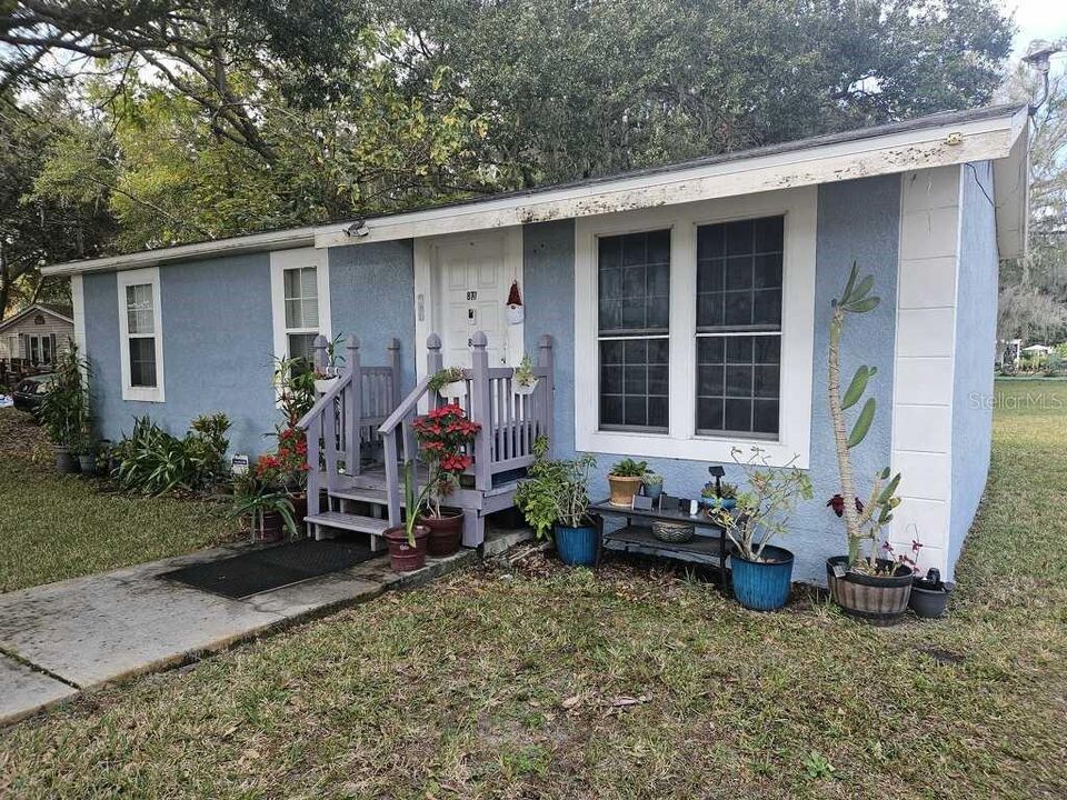 For Sale: $175,000 (2 beds, 1 baths, 760 Square Feet)