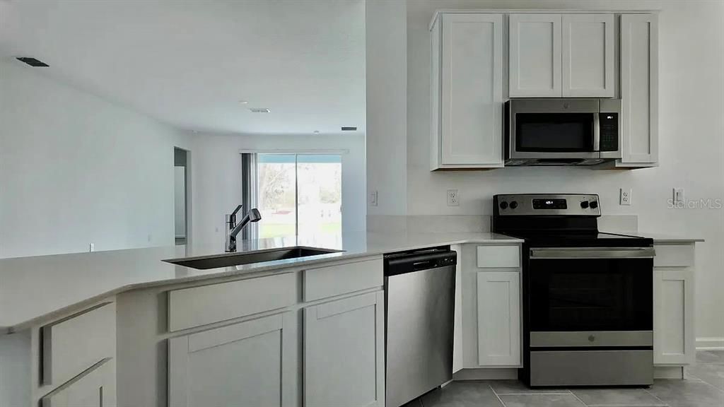 En Venta: $424,990 (4 camas, 3 baños, 2008 Pies cuadrados)