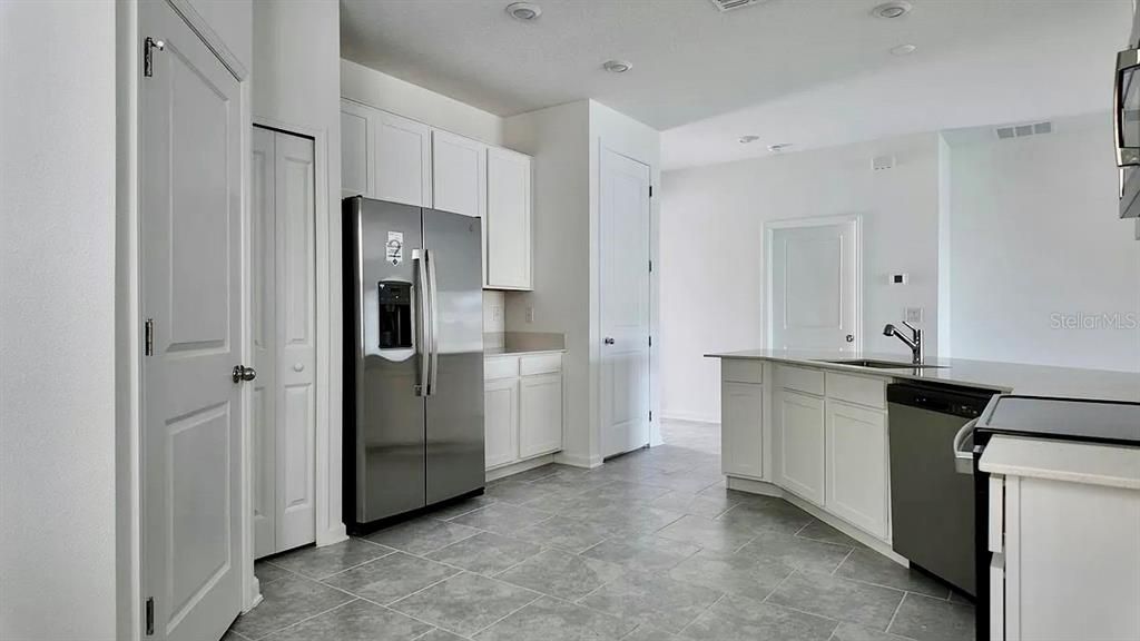 En Venta: $424,990 (4 camas, 3 baños, 2008 Pies cuadrados)