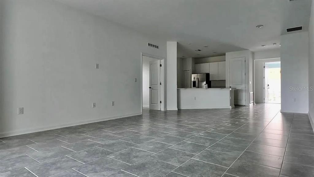 En Venta: $424,990 (4 camas, 3 baños, 2008 Pies cuadrados)