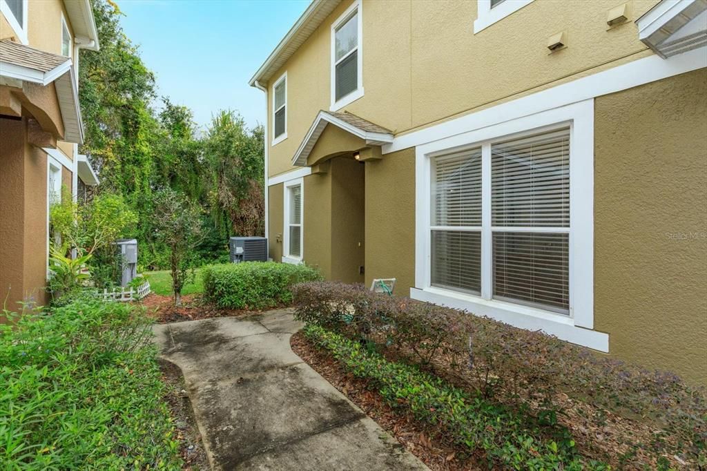 出租: $2,150 (3 贝兹, 2 浴室, 1544 平方英尺)