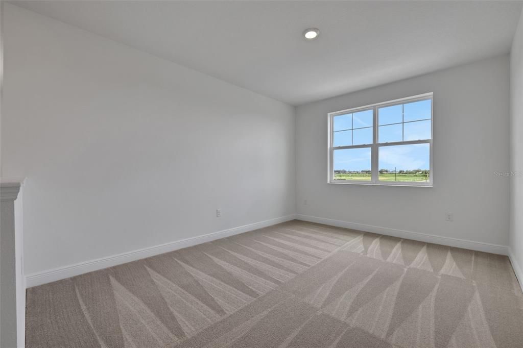 Под контрактом: $348,267 (3 спален, 2 ванн, 1807 Квадратных фут)