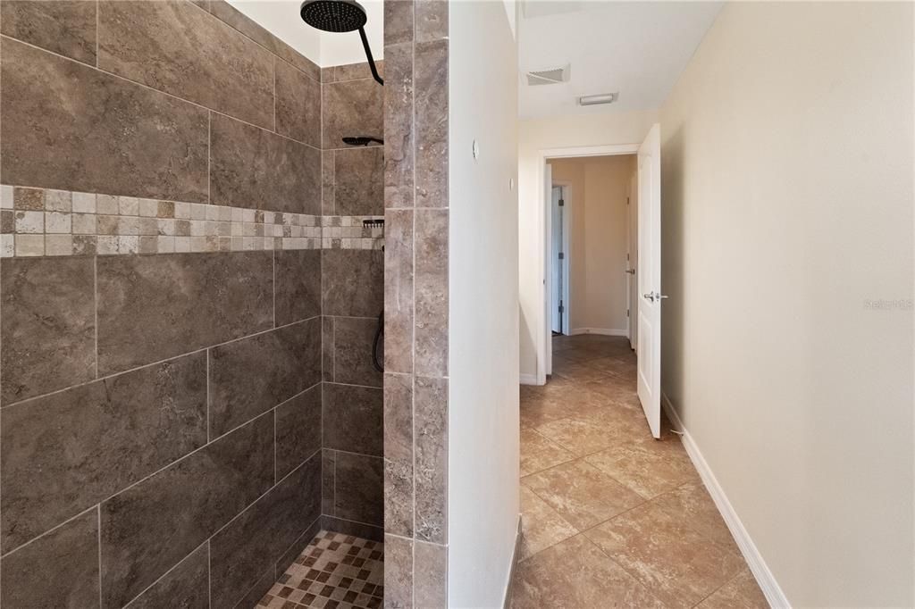 For Rent: $5,000 (4 beds, 3 baths, 3039 Square Feet)