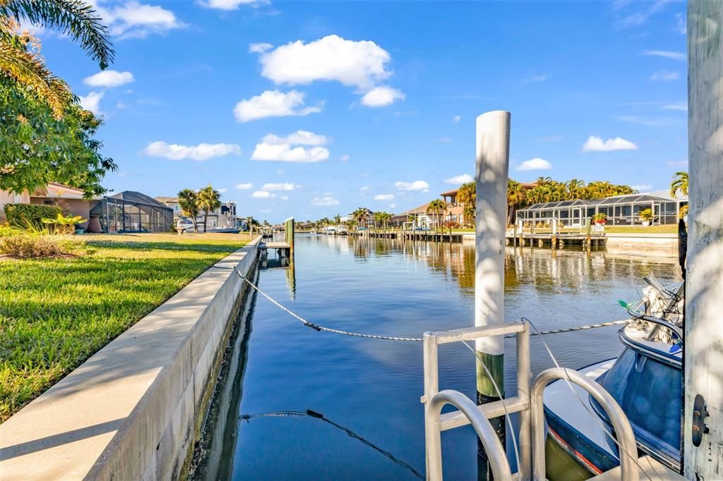 For Sale: $749,000 (3 beds, 3 baths, 2217 Square Feet)