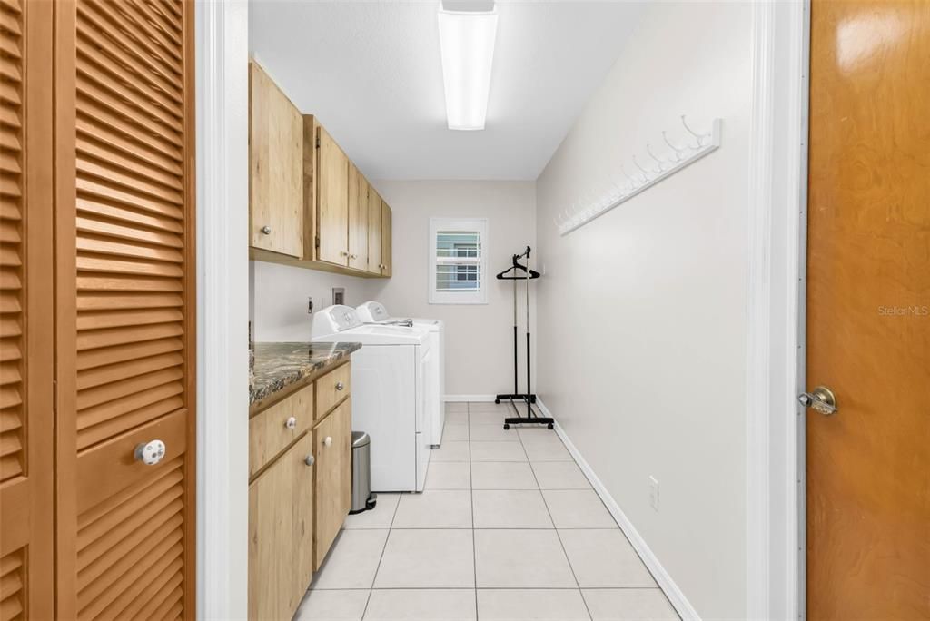 For Sale: $749,000 (3 beds, 3 baths, 2217 Square Feet)