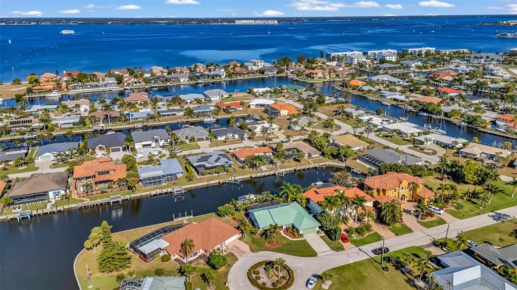 For Sale: $749,000 (3 beds, 3 baths, 2217 Square Feet)