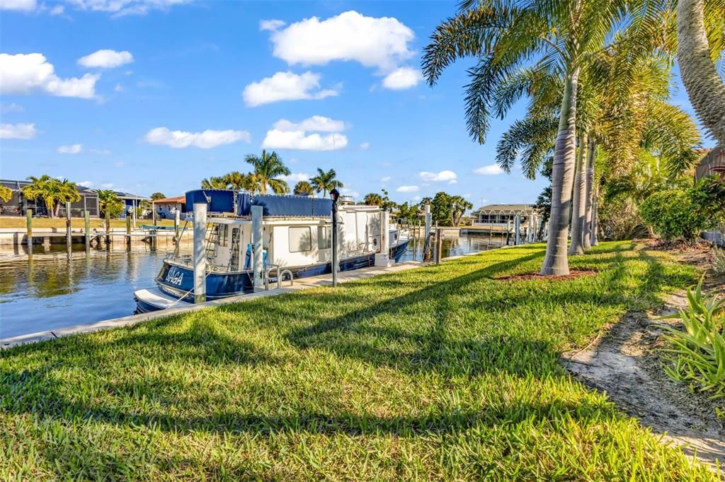 For Sale: $749,000 (3 beds, 3 baths, 2217 Square Feet)