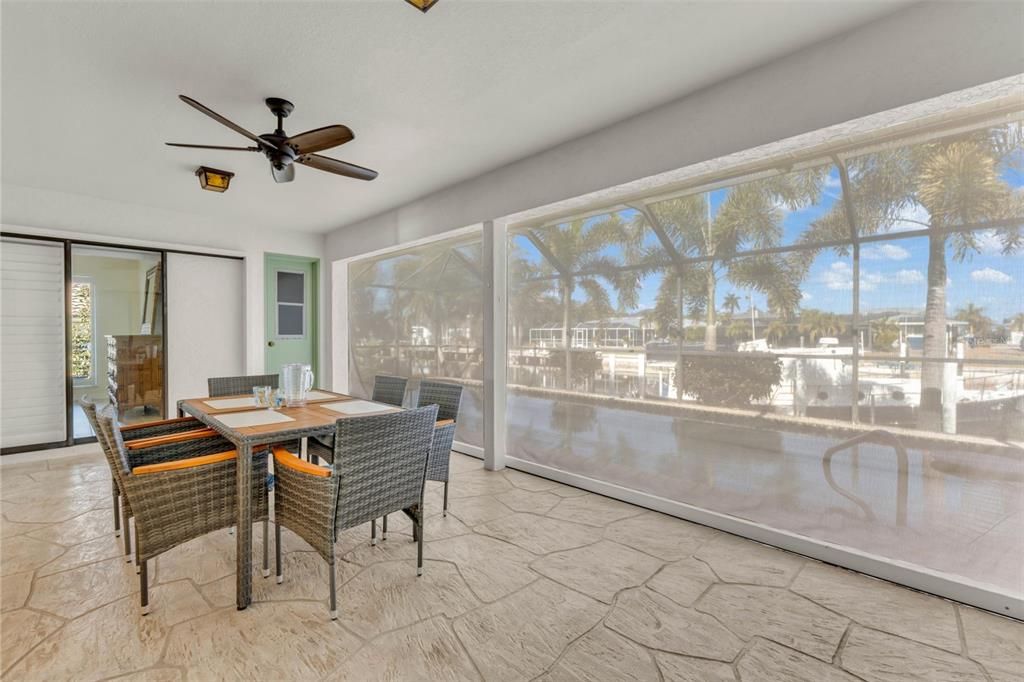 For Sale: $749,000 (3 beds, 3 baths, 2217 Square Feet)